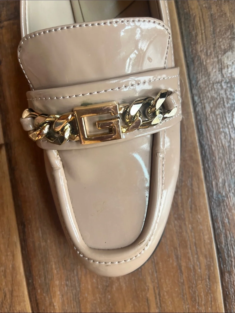 Guess Beige Patent Loafers with Gold Chain Detail - Size 7.5